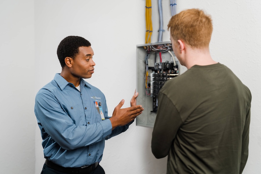 Hire Experienced Electricians in Saratoga, CA